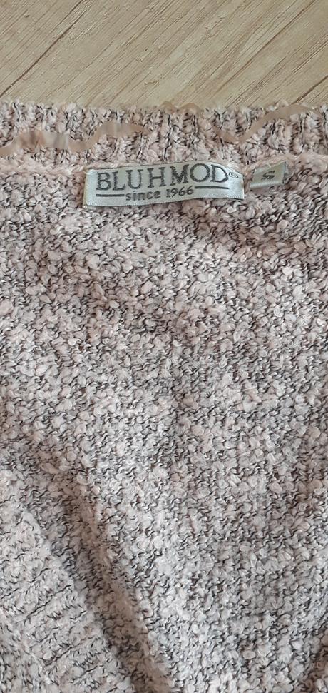 Svetrík na zapínanie, s