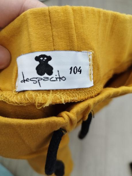 Despacito kraťasy, 104