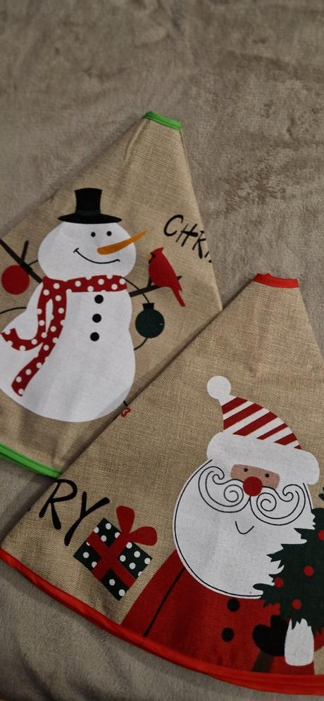 Obrus-sukňa pod stromček,