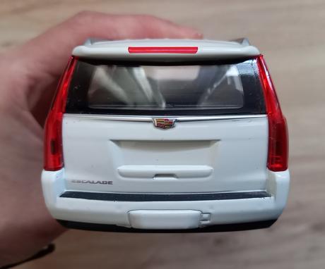 Auto - cadillac escalade,