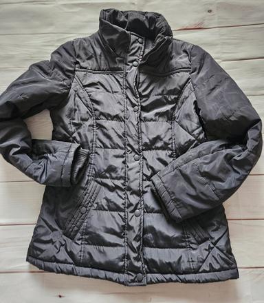 Pekná zimná šedá bunda, s