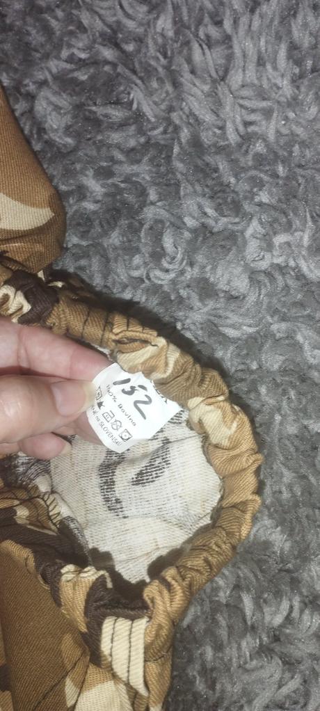 Maskáčové nohavice, 152