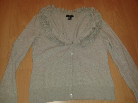 Sivy svetrik s volanmi, h&m,m