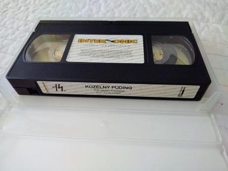 Retro vhs kazeta kúzelný puding, 