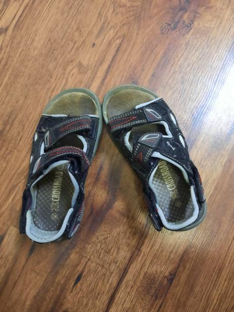 Sandálky, 28