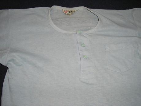 577. modré tričko, 176