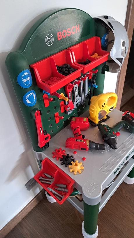 Bosh stôl s náradím, dielňa, 