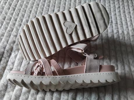 Ružove sandale, cupcake,29