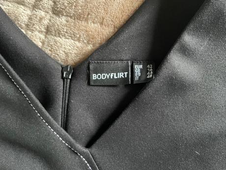 Púzdrové šaty, bonprix,42