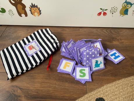 Abeceda látkové písmenká/pexeso,