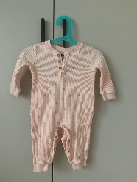 Pyžamkový overál s kvietkami, 68