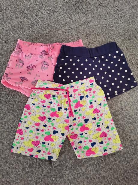 Kraťasy, cena spolu, 104