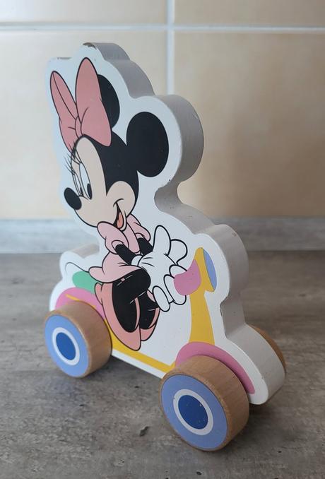 Drevené autíčko minnie, 
