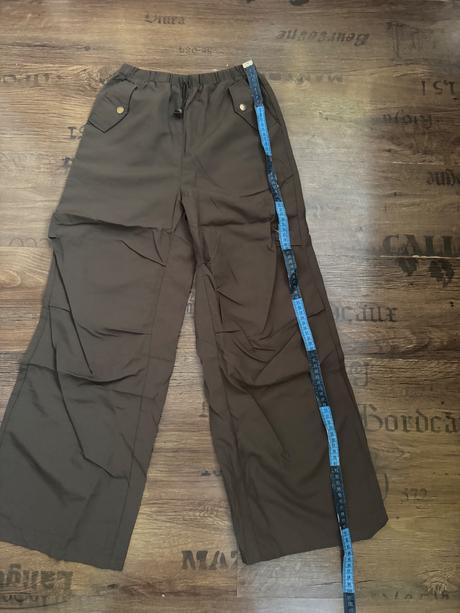 Širšie khaki nohavice, 140