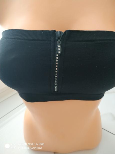 Crop top s kamienkami, s