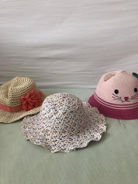 Letné klobuciky, 62