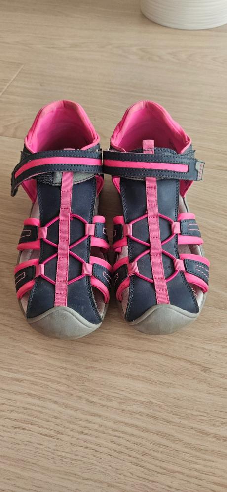 Dievcenske sandale, protetika,36
