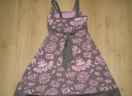 Slávnostné šaty na 4 - 5 rokov, 104