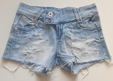 Šortky, s