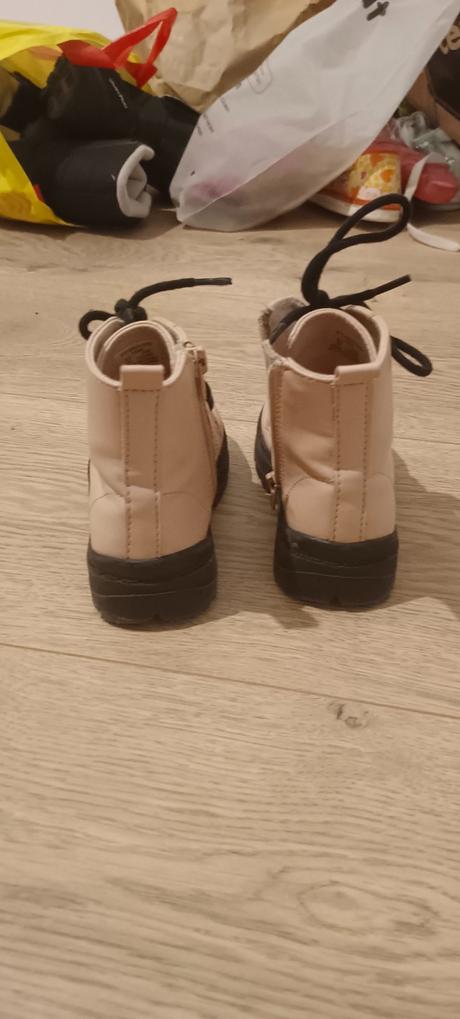 Bledoruzove zara 22 prechodne, zara,22