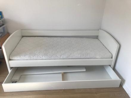 Drevená posteľ s matracom 90x180 - cena dohodou, šírka (cm): 90,dĺžka (cm): 180