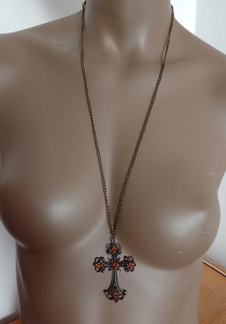 Krížik na retiazke,