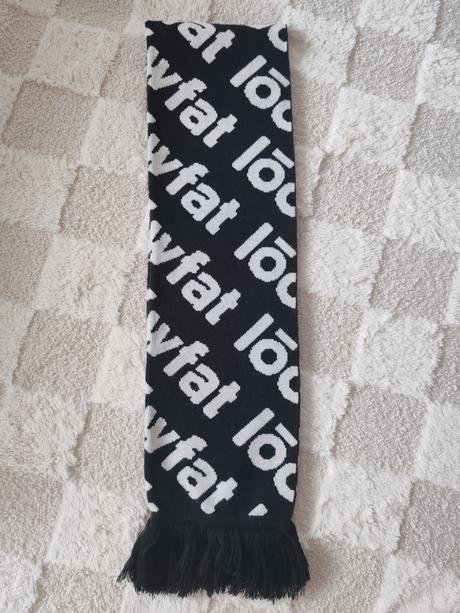 Šál zn. loowfat, 