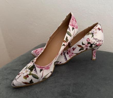 Dámske kvetované lodičky veľ.38, 38