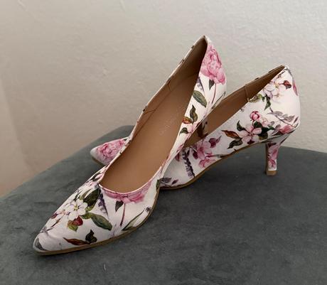 Dámske kvetované lodičky veľ.38, 38