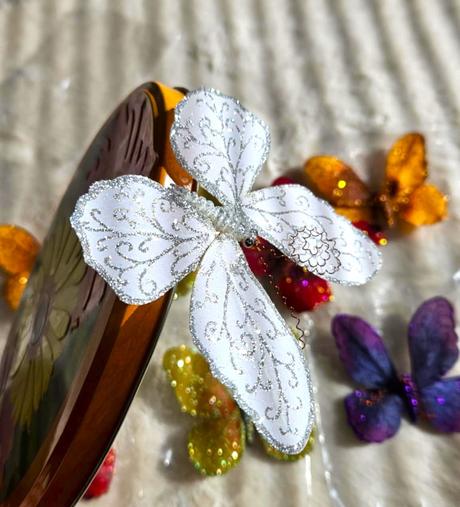 Dekoratívne motýle na štipci, 8 ks,