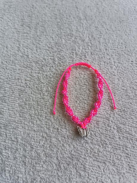 Handmade náramok s motýľom, 