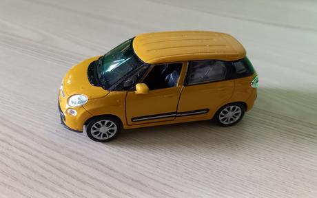 Auto - fiat 500l,