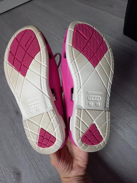 Topanky vhodné do vody, crocs,33