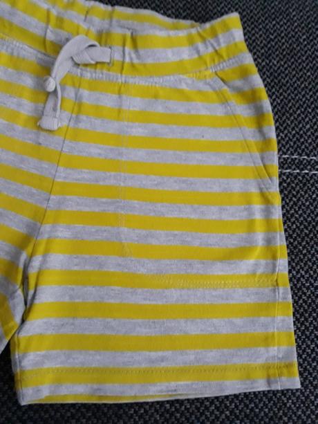 Pohodlne kratasky pre chlapceka 98/104, h&m,104
