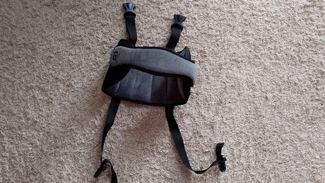 Fixácia hlávky v autosedačke, 