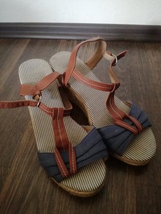 Sandále na platforme, 38