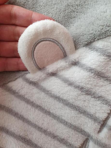 Chlpatá mikina s uškami č.134, c&a,134