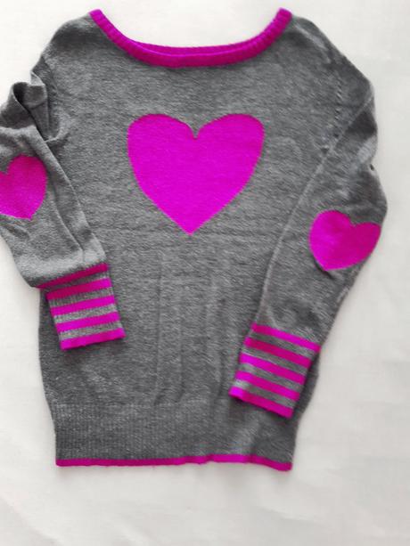 Pulóver tenký s ružovými srdiečkami, 110