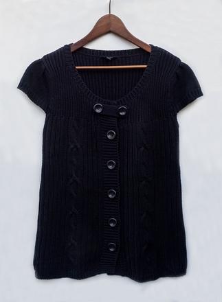 Čierna pletená vesta, l