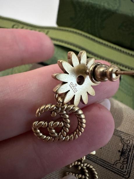 Krásne nové náušnice gucci v komplet balení, gucci