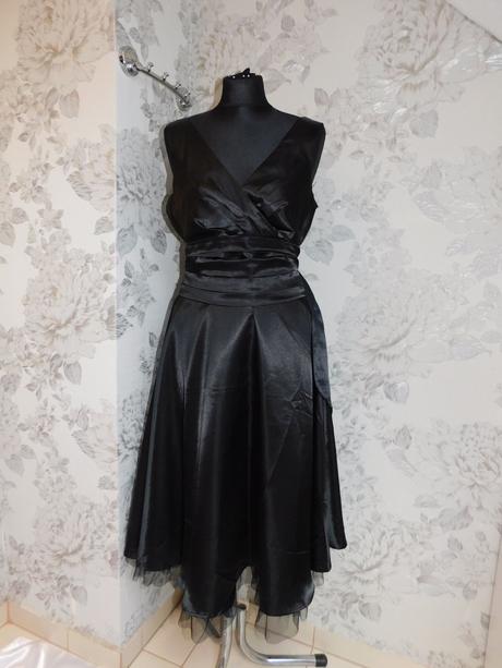 Kvalitne velmi pekne saty na slavnost, 38