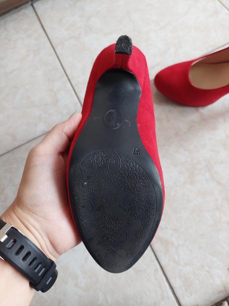 1x obuté topánky, graceland,37