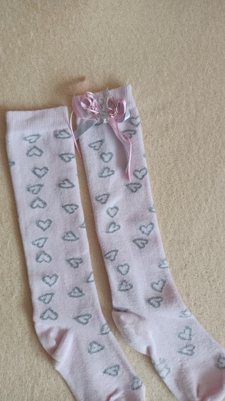 Podkolienky so srdiečkami, 27
