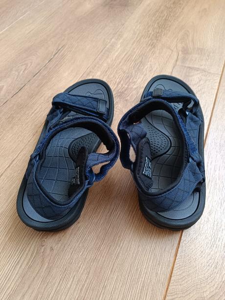 Tmavomodre sandale 37, sprandi,37