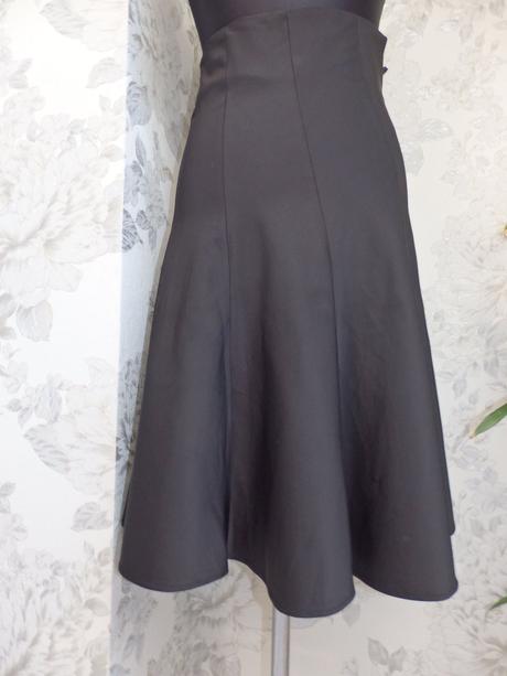 Luxusna trendy elegantna stretch sukna, 36