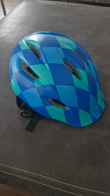 Nastaviteľná helma, s