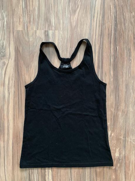 Svetrík s tielkom, 128