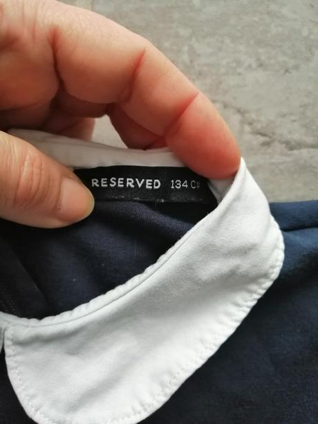 Tmavomodré šaty s bielym golierom reserved v134,8r, reserved,134