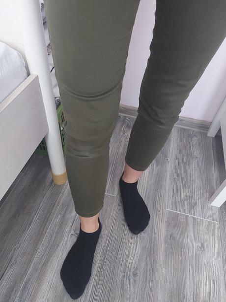 Zelené rifle s vysokým pásom, bershka,36