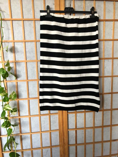 Pásikavá sukňa, zara,38